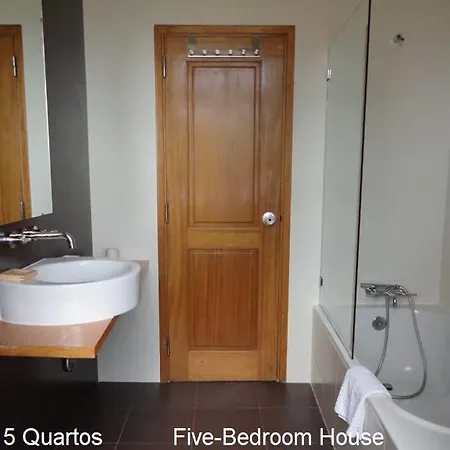 Сasa de vacaciones First Balcony -