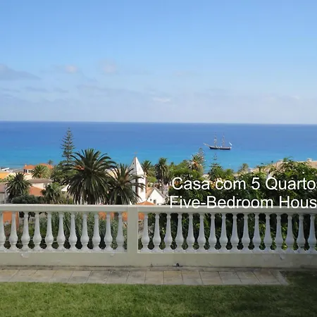 Holiday home First Balcony -